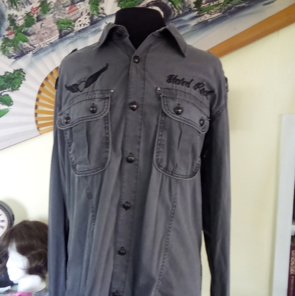 Hard Rock button up - Picture 2 of 11